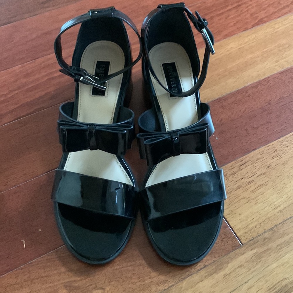 Forever21 black shoes size 8